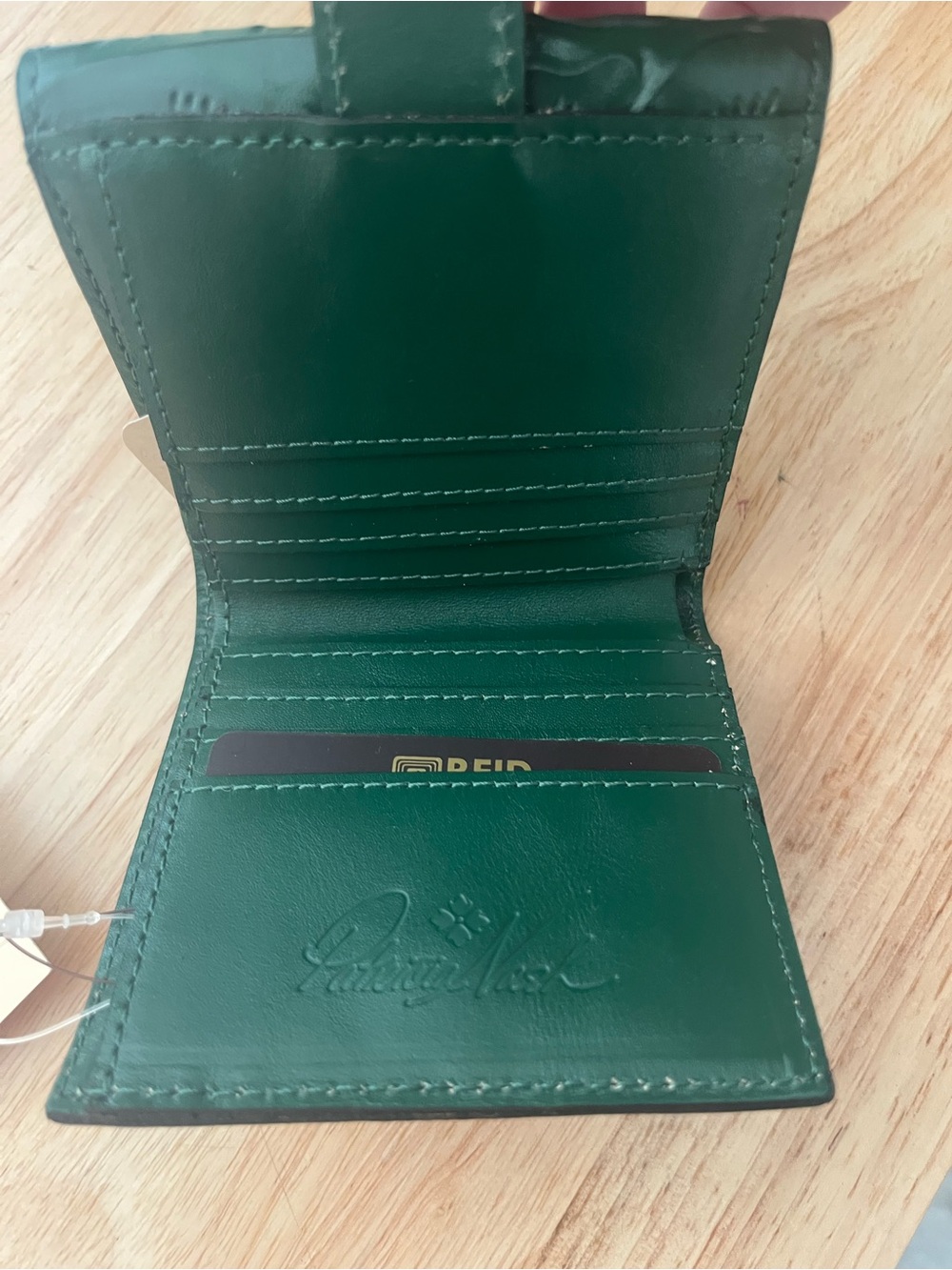 Patricia Nash Astra tooled Green Embossed Leather Wallet NWT - Picture 4 of 8